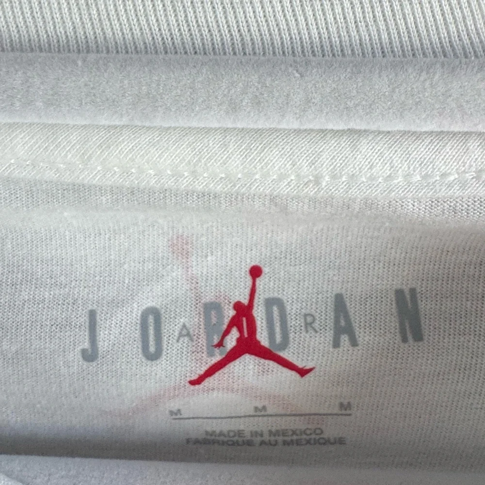 📕 BACK TO SCHOOL! 📕 NWT Nike Jordan Statement 1985 Summit White Graphic Tee